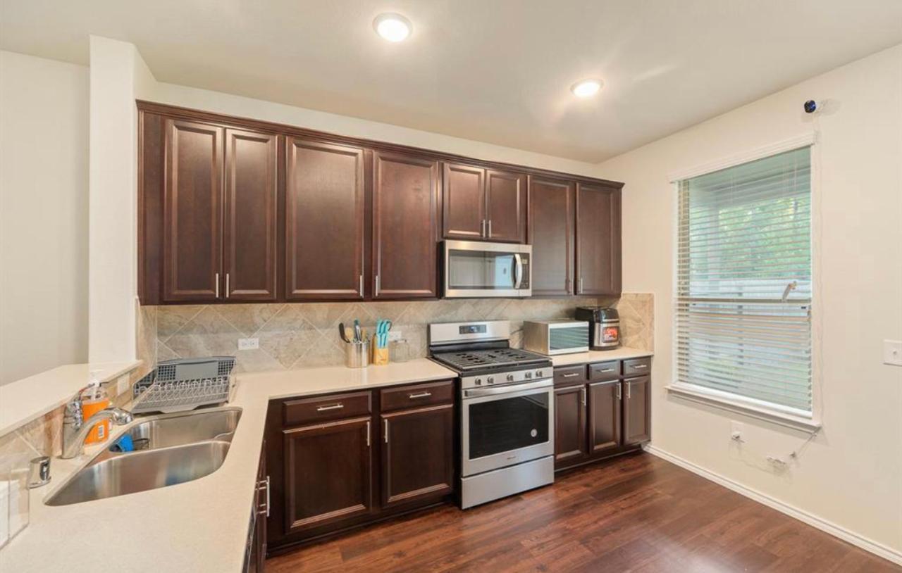 N-E-G House - Near David Wayne Hooks Airport Villa Хюстън Екстериор снимка