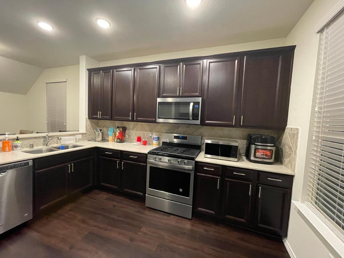 N-E-G House - Near David Wayne Hooks Airport Villa Хюстън Екстериор снимка