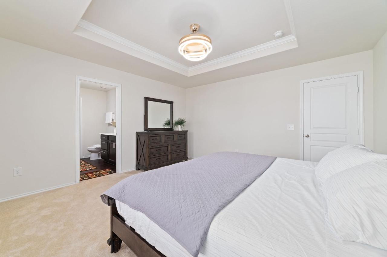 N-E-G House - Near David Wayne Hooks Airport Villa Хюстън Екстериор снимка