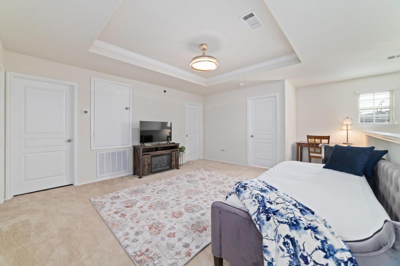 N-E-G House - Near David Wayne Hooks Airport Villa Хюстън Екстериор снимка